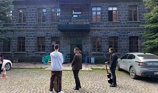 Kars'ta konservatuvar hayali kuran öğrenciler için yetenek sınavı heyecanı