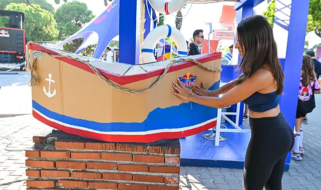 Karton Tekne Yarışması İzmir'de fuar coşkusuna renk kattı