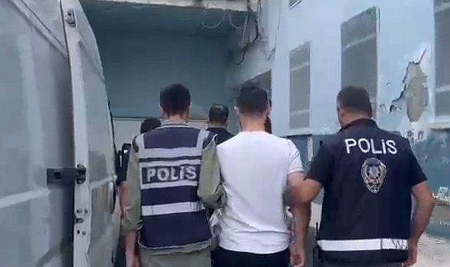 Kastamonu'da 18 adrese eş zamanlı operasyon: Aranan 14 şahıs yakalandı
