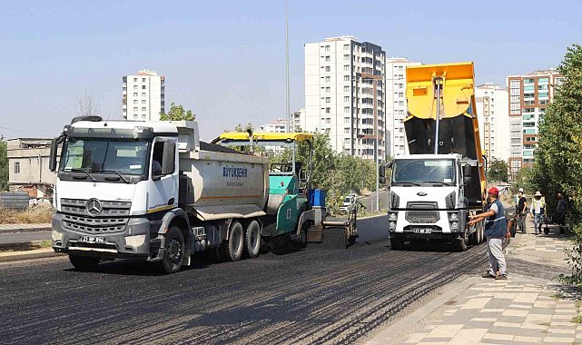 Kayapınar ve Bağlar'da 2 cadde 10 bin 400 ton asfaltla yenilendi