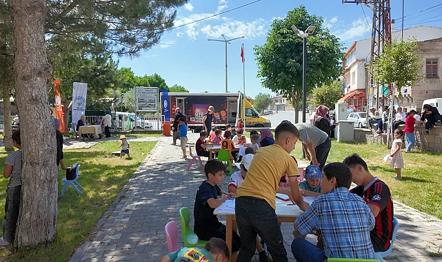 Kayseri Talas'ın 'Gezici Kütüphane'si bilgi turunda