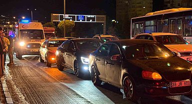 Kayseri'de 3 otomobil çarpıştı: 1 yaralı