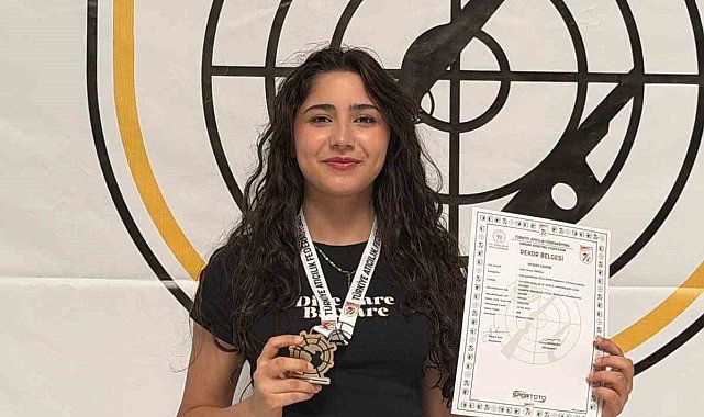 Kayserili Hale Derya Eroğlu'ndan Türkiye rekoru ve altın madalya