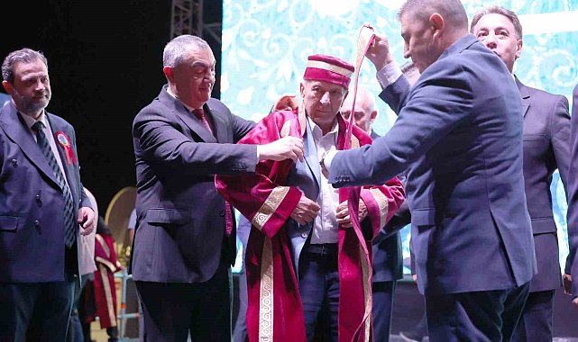 KAYSO'nun Yılın Ahisi Mustafa Suat Köylüoğlu haftan giydi