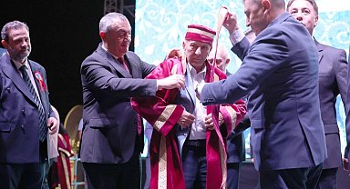 KAYSO'nun Yılın Ahisi Mustafa Suat Köylüoğlu kaftan giydi