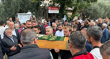 Kazada hayatını kaybeden hamile anne, 3 yaşındaki kızı ve bebeği toprağa verildi