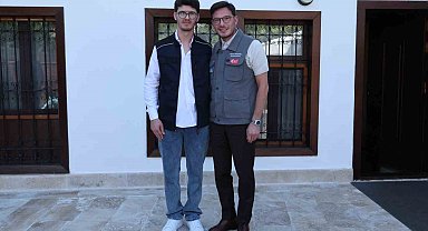 Kendi sesiyle karşılaşan başkan Yazıcıoğlu kahkahalara boğuldu
