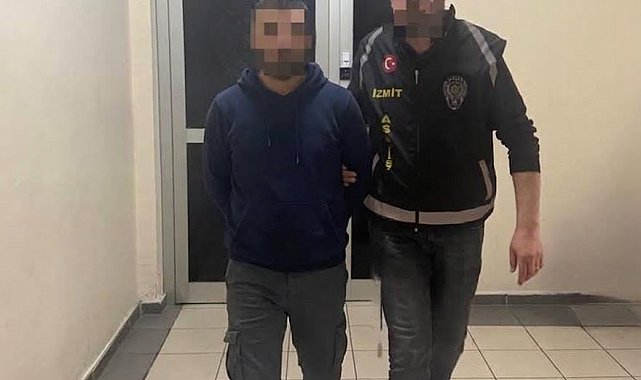 Kendisini polis olarak tanıtıp 3,5 milyon lira dolandırdı, kuyumcuda altın alırken yakalandı