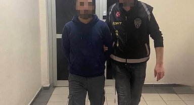 Kendisini polis olarak tanıtıp 3,5 milyon lira dolandırdı, kuyumcuda altın alırken yakalandı