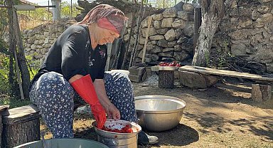 Kırklareli'nde kışlık salça hazırlığı
