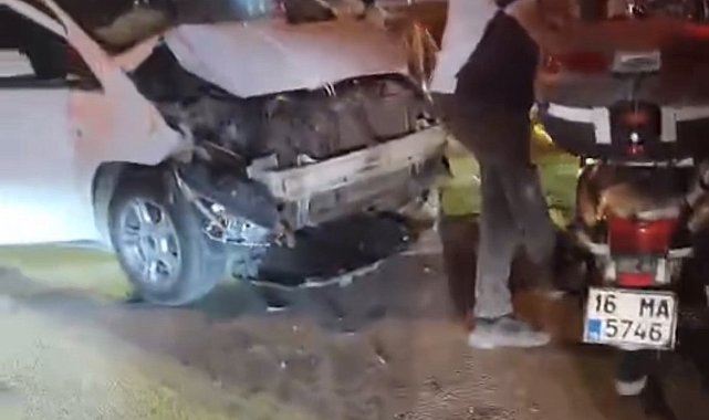 Kırmızı ışıkta geçen motosiklete otomobil çarptı: 1 ölü, 1 yaralı