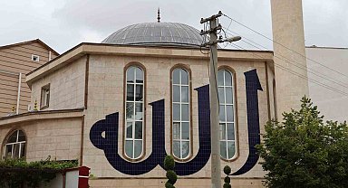 Kırşehir'de 'cennet tasvirli' Hamidiye Camii ilgi odağı oldu