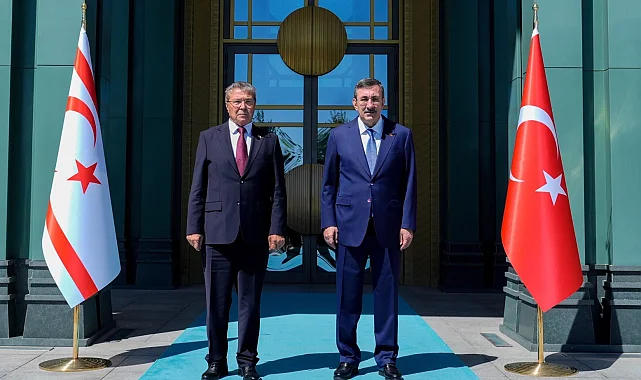 KKTC Başbakanı Ünal Üstel Külliye'de... Girne'de arama kurtarma çalışmaları titizlikle sürüyor
