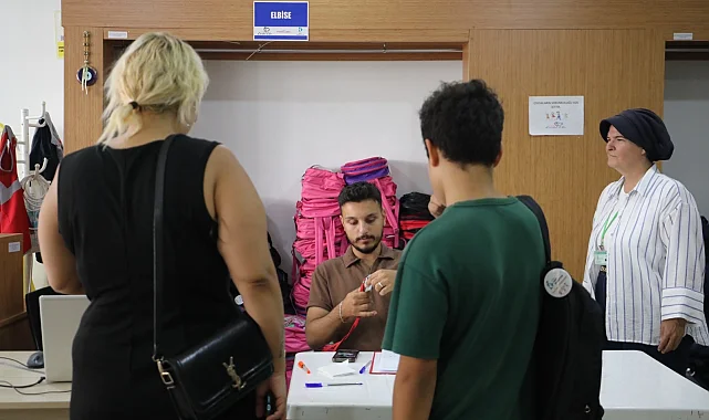 Kocaeli İzmit'te öğrencilere kırtasiye desteği