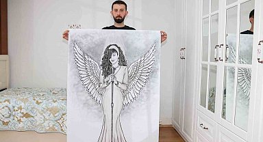 Kömür çuvalından seçtiği parçalarla Bergen'in portresini çizdi