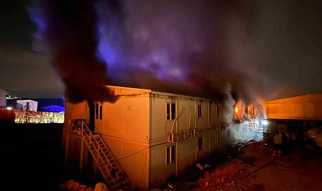 Konteyner yangınında 5 kişi dumandan etkilendi