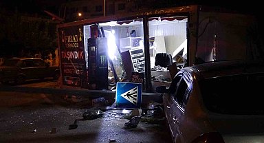 Kontrolden çıkan araç konteyner iş yerine girdi: 1 yaralı