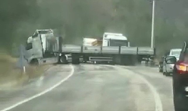Kontrolden çıkan tır kara yolunu trafiğe kapattı