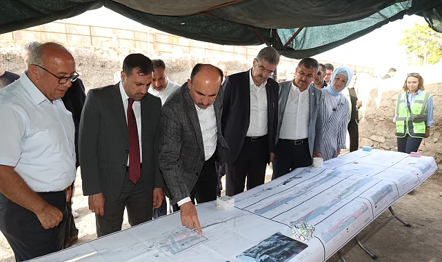 Konya'da Larende Kapısı kazı çalışmaları incelendi