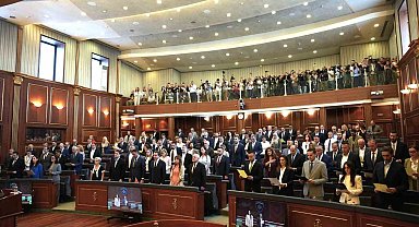 Kosova'da güven oyu alan Albin Kurti dördüncü kez başbakan oldu