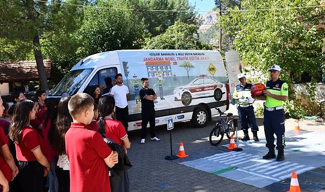 Köyceğiz'de Jandarma tarafından öğrencilere trafik eğitimi verildi
