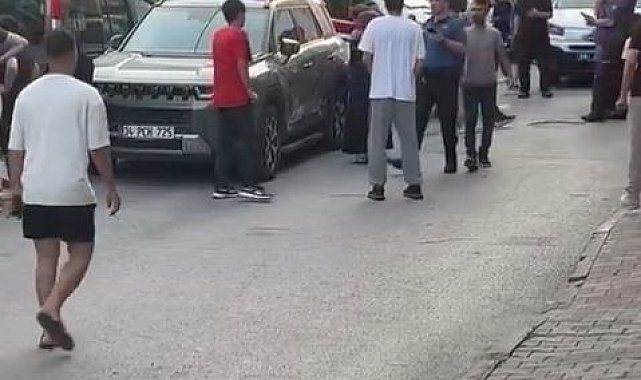 Küçükçekmece'de silahlı kavga: Yoldan geçen 1'i çocuk 2 kişi yaralandı