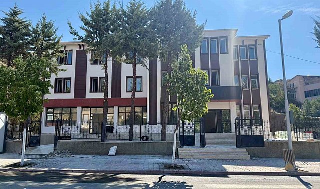Kuluncak'ta 50 yataklı otel projesinde çalışmalar sürüyor