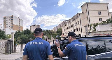 Kurtalan'da okullarda güvenlik alarmı: Polis ekipleri okulun önünden geçen araçlarda GBT sorgulaması yapıyor