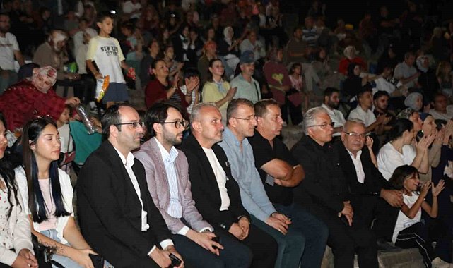Kurtuluş coşkusu gençlik korosu konseriyle Yeniceköy'e taşındı