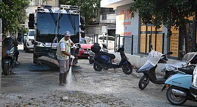Kuşadası Belediyesi temizlik ekipleri çalışmalarını sürdürüyor