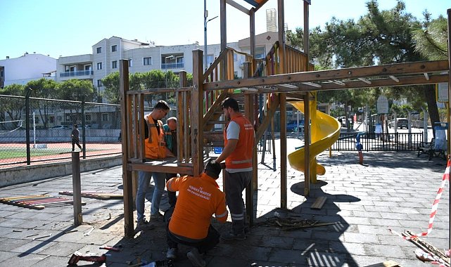 Kuşadası'nda çocukların oyun alanları yenileniyor