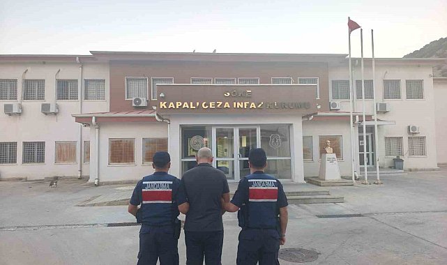 Kuşadası'nda uyuşturucu operasyonu: 3 gözaltı