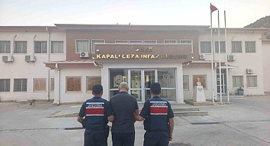 Kuşadası'nda uyuşturucu operasyonu: 3 gözaltı