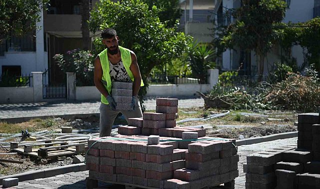 Kuşadası'nda yollar yenileniyor
