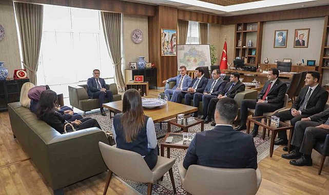 Kütahya Valisi Işın, ilçe kaymakamlarıyla bir araya geldi