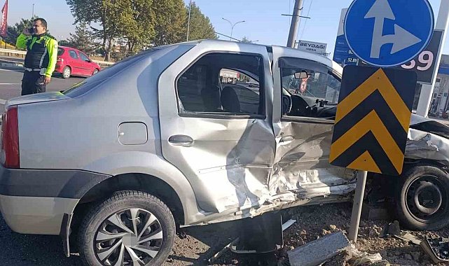 Kütahya'da otomobiller çarpıştı: 6 yaralı