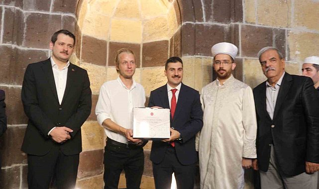 Letonyalı turist Van'da Müslüman oldu: Andyejs adını "Veysel" olarak değiştirdi