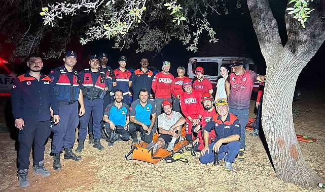 Likya yolunda mahsur kalan turist ekiplerce kurtarıldı