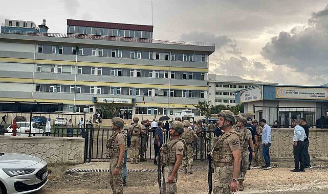 Lisede korku dolu anlar: Silahla vurulan öğretmen öldü