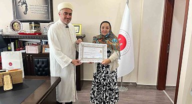 Macaristanlı Szilvia İslamiyet'i seçerek "Hasret" adını aldı