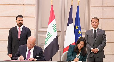 Macron, Irak Başbakanı Zeydi ile bir araya geldi
