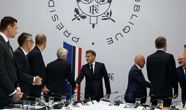Macron: "Rusya'nın Avrupalılara ve Fransa'ya yönelik hibrit tehdidi yoğunlaştı"