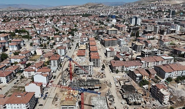 Malatya'da deprem davasında "sağlam" raporu çelişkisi