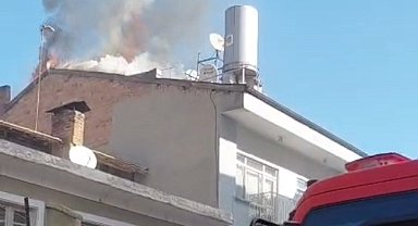 Malatya'da korkutan çatı yangını