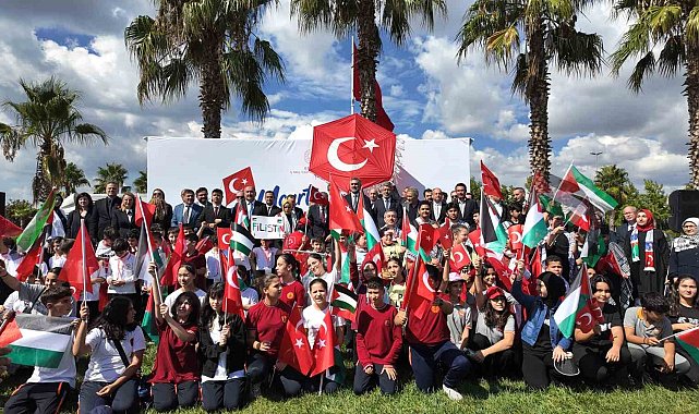 Maltepe'de uçurtmalar Gazze için havalandı: "Uçurtmalar vurulmasın, çocuklar öldürülmesin"
