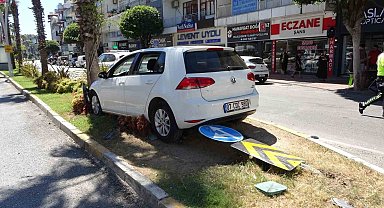 Manavgat'ta otomobiller çarpıştı: 2 yaralı