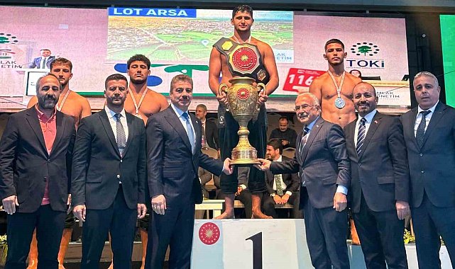 Manavgatlı genç pehlivan, Cumhurbaşkanlığı Kupası'nda şampiyon oldu