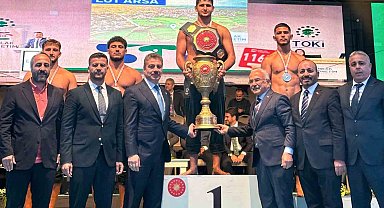Manavgatlı genç pehlivan, Cumhurbaşkanlığı Kupası'nda şampiyon oldu