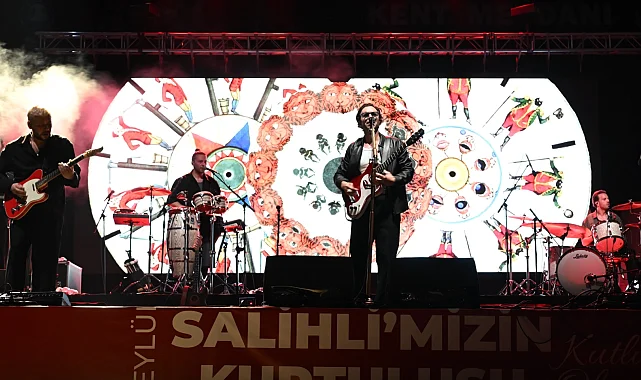 Manisa Salihli'de Adamlar'dan unutulmaz gece