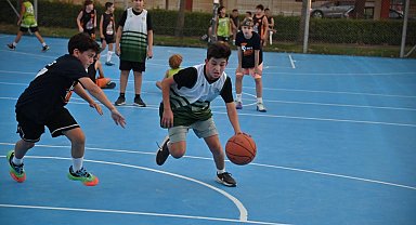 Manisa'da basketbol tutkusu sahaya yansıdı